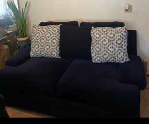 Jerome’s loveseat with rectangular table