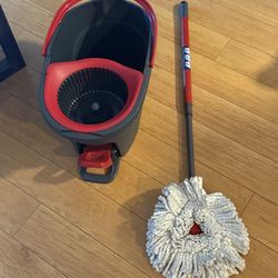 Easywing spin bucket mop