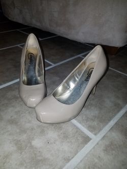 sneakers size 5 1/2