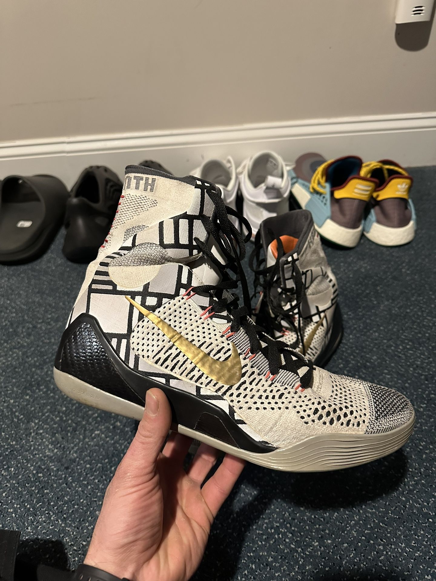 Nike Kobe 9 Elite Gold Fundamentals Size: 13