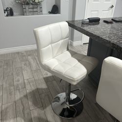 4 Bar Stools