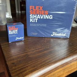 Flex Series Shaving Kit and Blade Refill - NEW