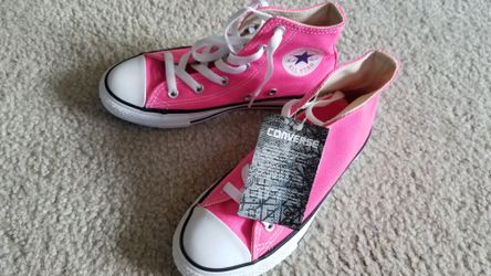 Converse Girls Chuck Taylor Hi Top Sneakers Pink