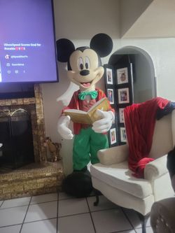 Mickey Mouse Christmas decor