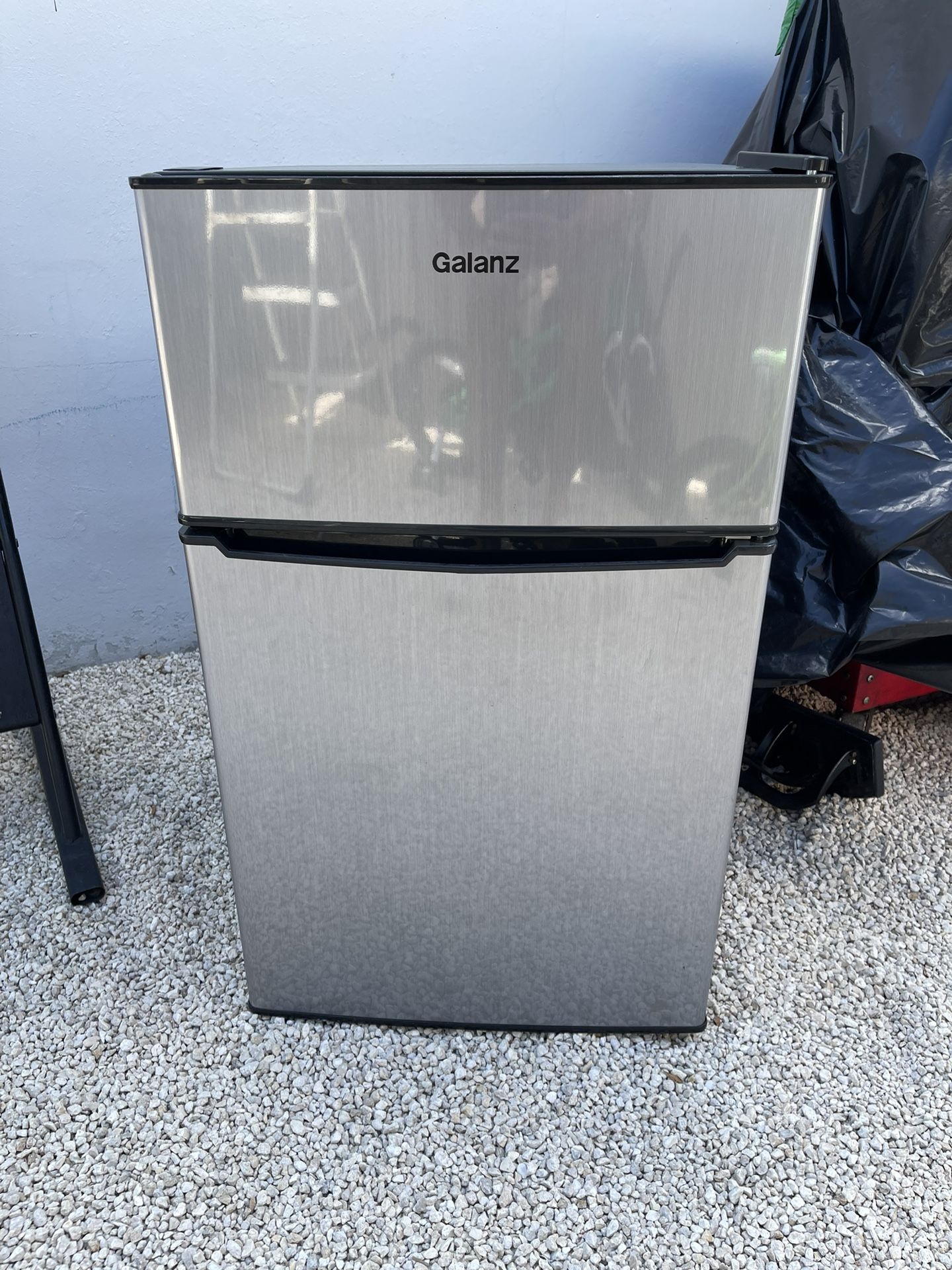 Galanz Mini Fridge
