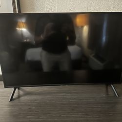 Samsung 32in. QLED 4K Q60D TV (2024 Model)
