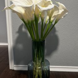 Large Artificial Calla Lily Arrangement (20 stems) with Glass Vase | Elegant Decor