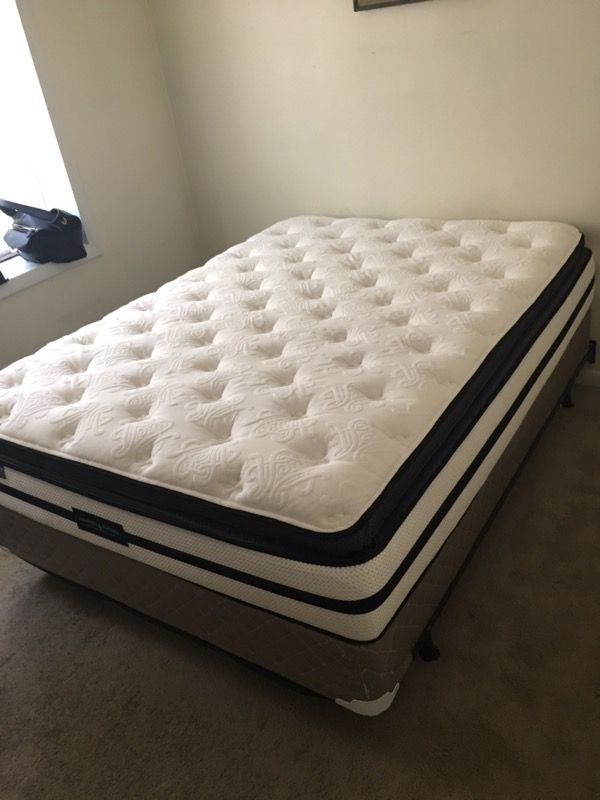 Very Clean Hampton and Rhodes Limited Edition Grand Harbor Queen 15.5 Ultra Plush Pillow Top Mattress.originally paid 935 for Sale in Brockton MA OfferUp
