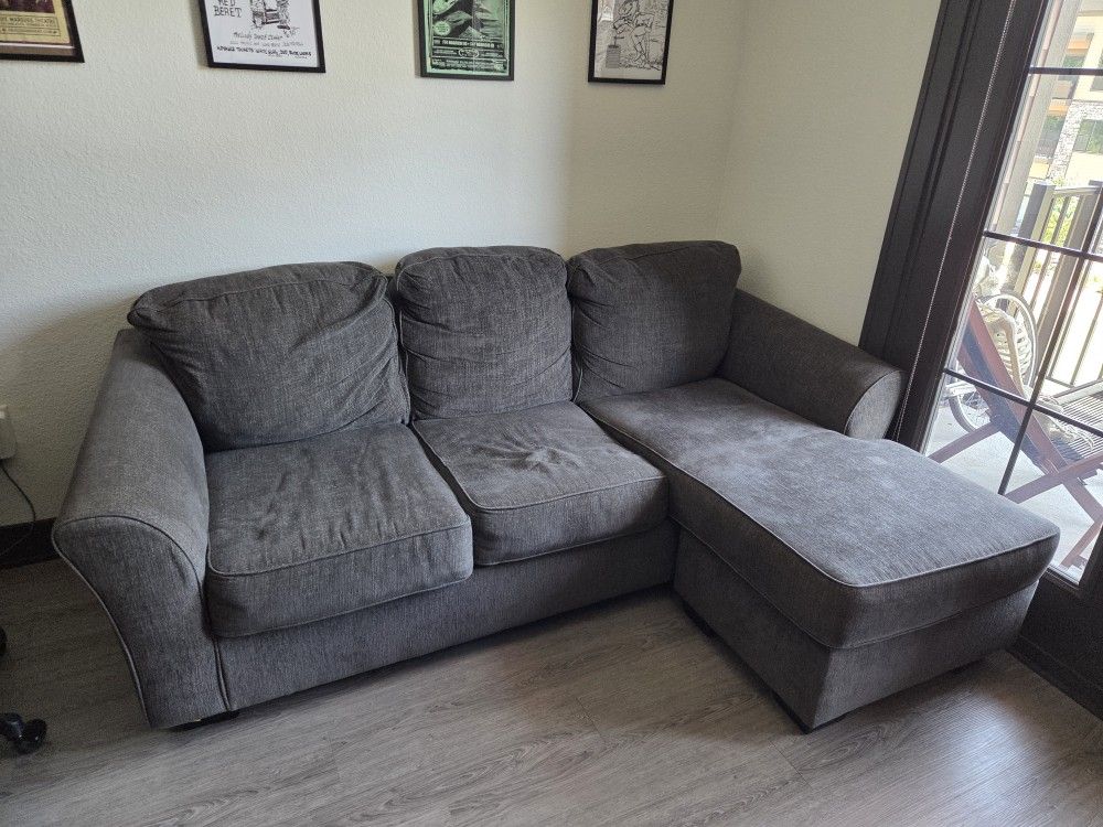 Sofa With Reversible Chaise