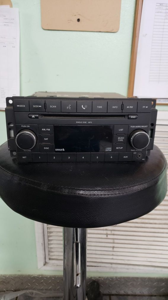 2008 Chrysler Dodge Jeep Cherokee stereo