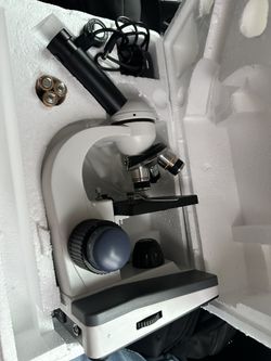 M150 Biological Microscope