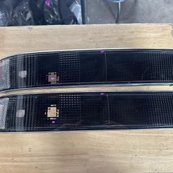 03–14 Express savana 1500 Bottom Headlights only