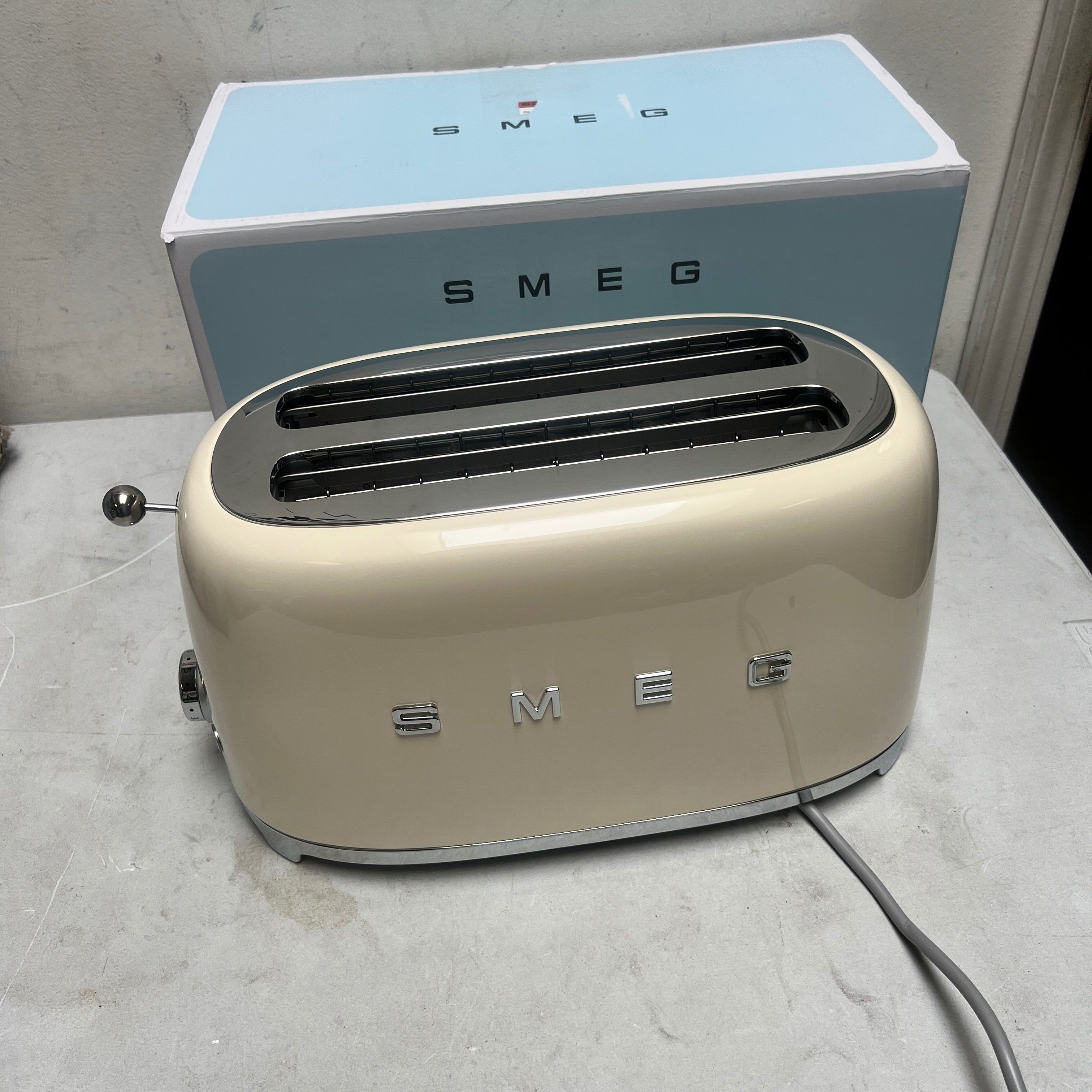SMEG TSF02 4-Slice Long Wide-Slot Toaster - Cream