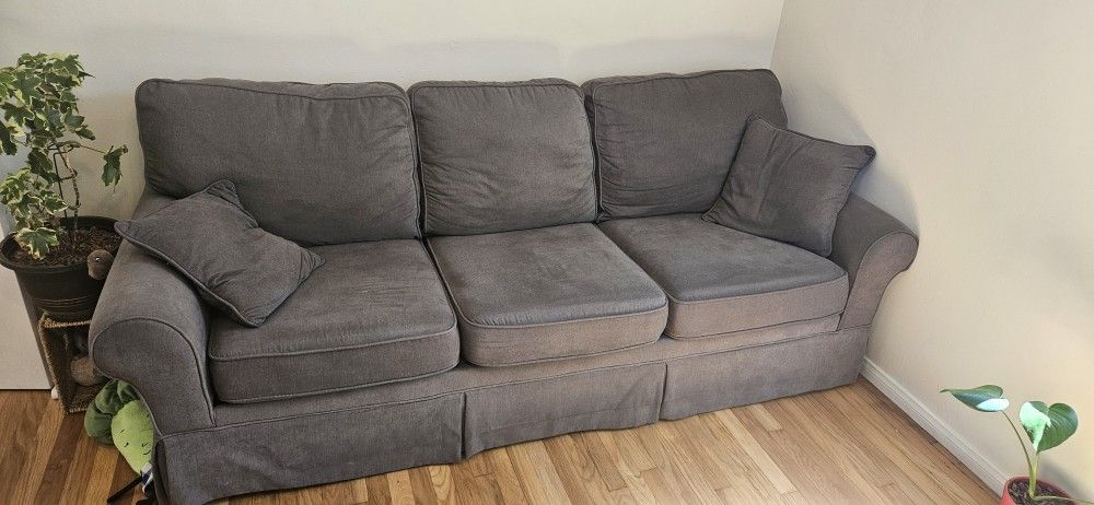 Couch 91 X 37