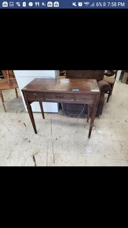 Singer sewing machine with table