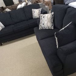 Very Nice Sleek Style Couch And Loveseat 