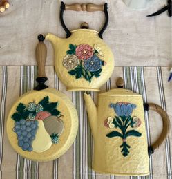 Vintage Home Interiors and gift. Kitchen Wall Plaques Set of 3 .