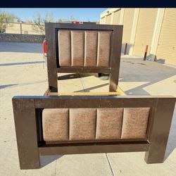 🥰FULL SIZE BEDROOM SET: BED FRAME, 5 DRAWER TALL CHEST🥰