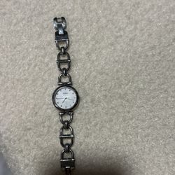 Women’s Fossil Watch With Diamonds In Face 