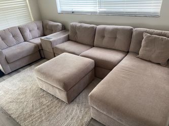 Modularone Sleeper Sofa w/ Media Bar & Ottoman | Rooms To Go – Like New, Full Set