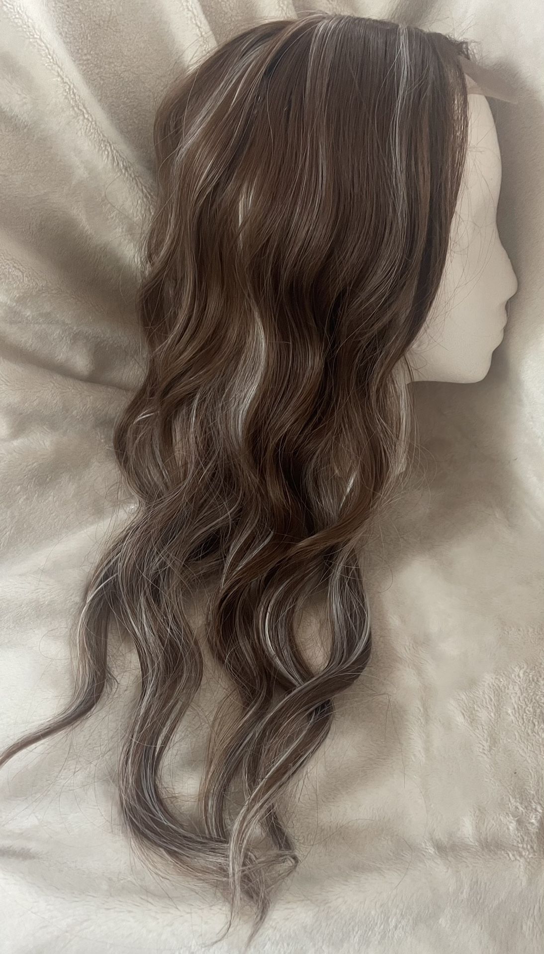 “Tanya” 20” 3/4 Wig (No Bangs)