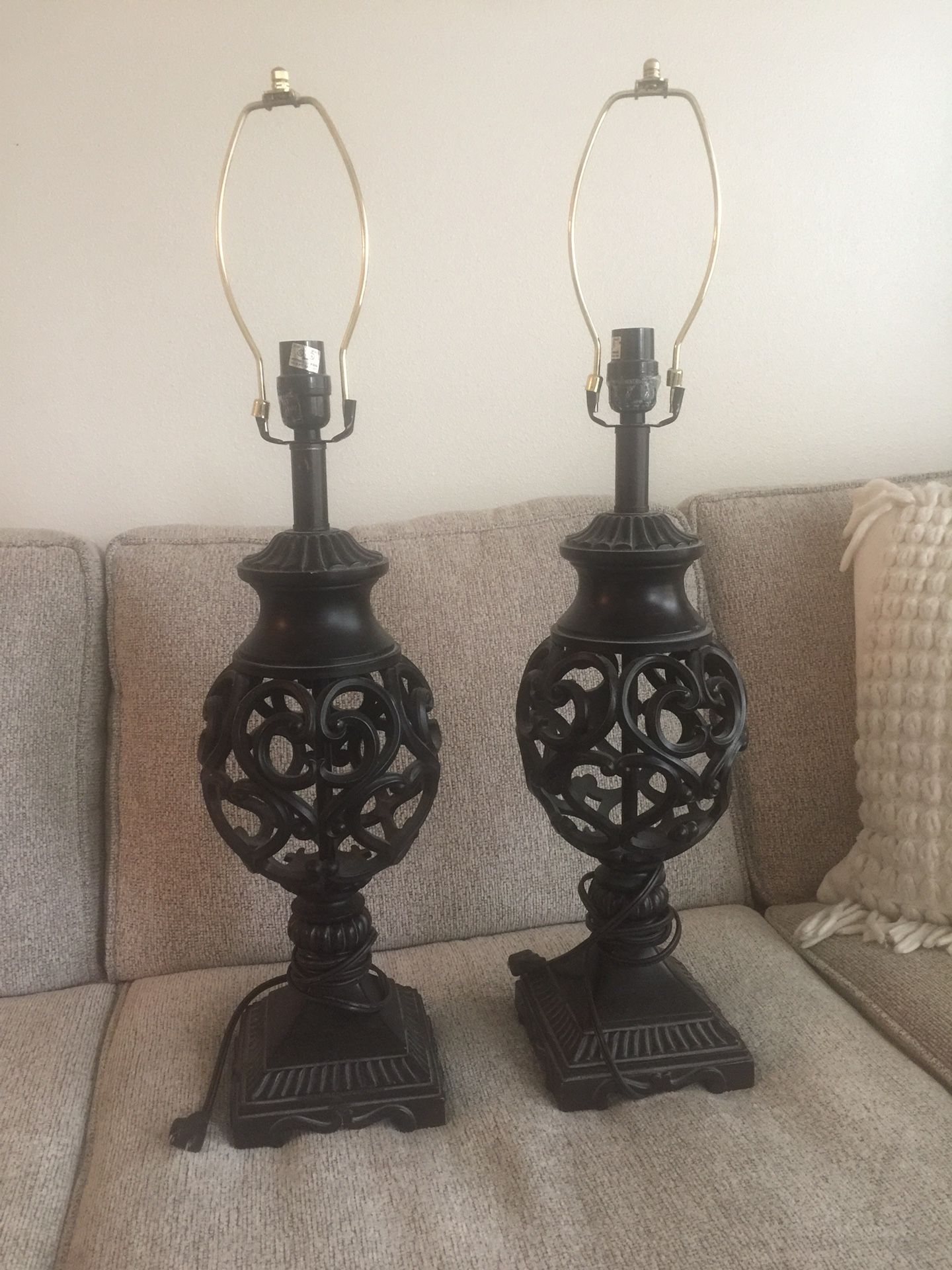 2 lamps
