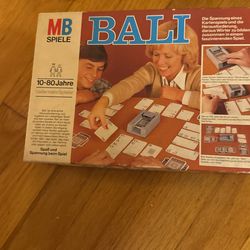 MB Games Bali Vintage Board Game - 1978 - 100% Complete Card Game