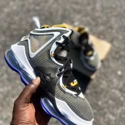 Nike LeBron 19 “HardWood” 