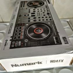 Numark NS4FX