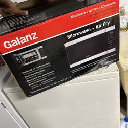 Galanz Microwave/ Air Fryer