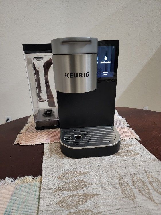 KEURIG K 2500 COFFEE MAKER, WITH SIDE TANK