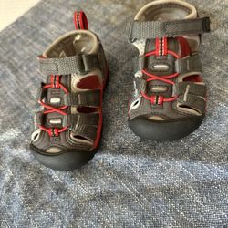 Keen Boys Sandals Size 5 