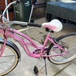 Schwinn  RoxyBeach Cruiser.  26”