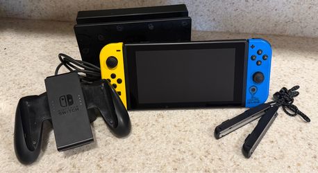 Nintendo Switch — Fortnite Edition — Used, Great Condition