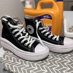 Women’s 7 Chuck Taylor Converse Black