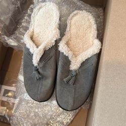 women's faux fur-lined  Totes/Isotoner Women's slippers in light grey. $10