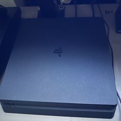 PS4 Slim (READ DESC)
