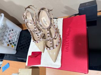 Valentino Garavani Rockstud Heels