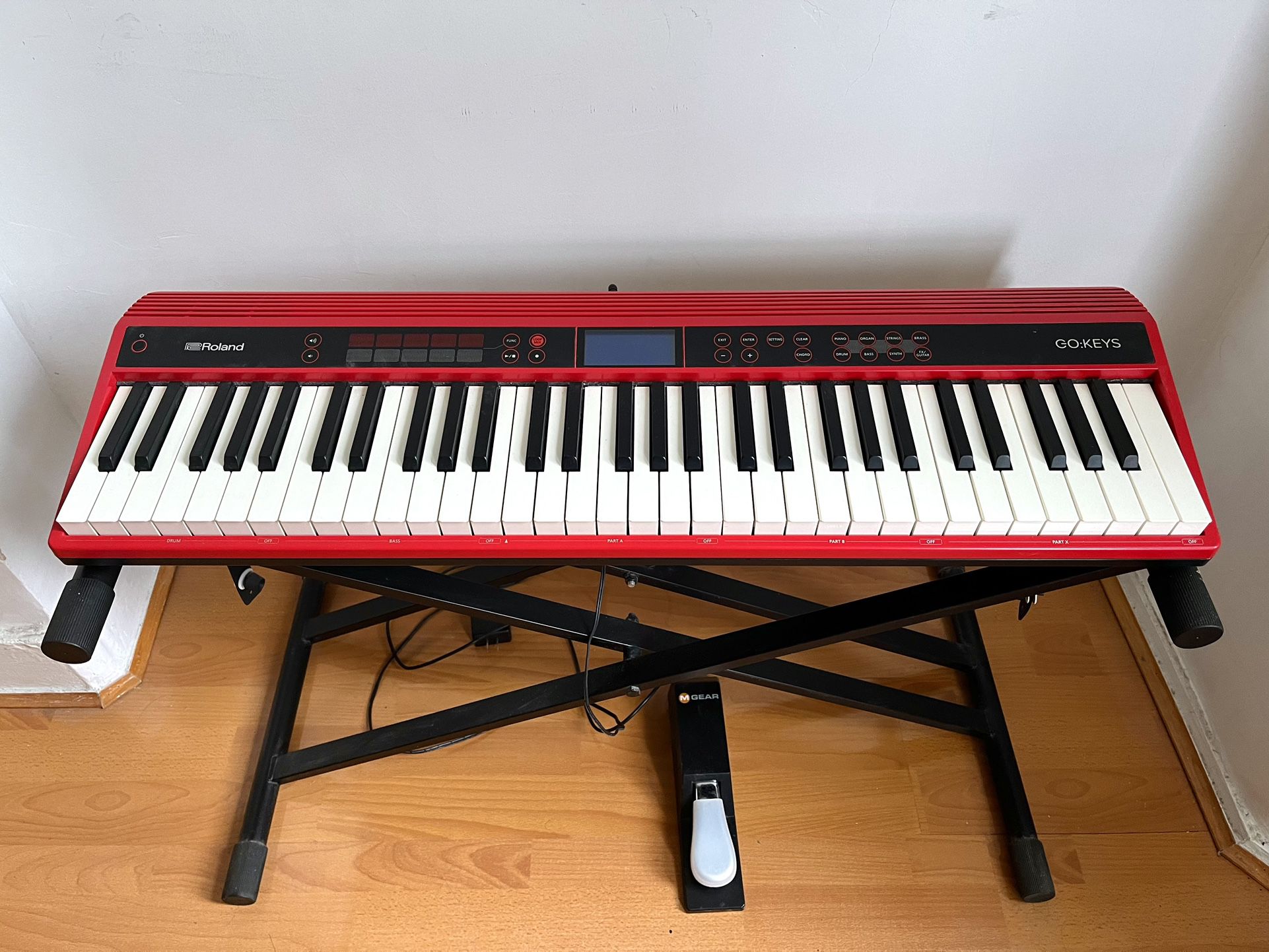 🎹Roland GO:KEYS red keyboard with stand and pedal