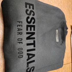 Essential Fear Of God Crewneck Sweatshirt NWT 