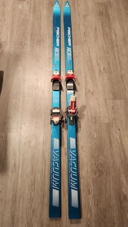Snow skis