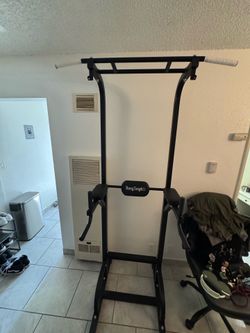 Pull up bar and dip station