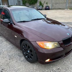 2008 BMW 328i XDrive /// 
Black Rims with red brake calipers, Aftermarket touchscreen HeadUnit with Apple Car play , Rearview Camera…

FINANCING AVAIL