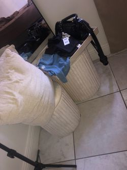 Mirror/ottomans set