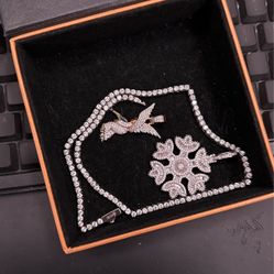 Shop Gld Pendants And Chain 