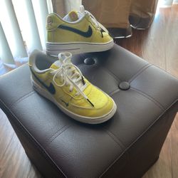 Nike Air Force 1 Low  Size 2Y