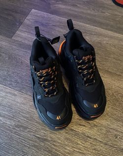 Balenci triple S Sneakers Size 8 Men 