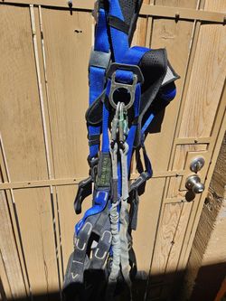 Harness w Lanyard and pigtail