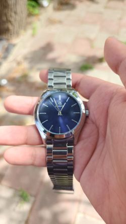 Blue classic quartz watch