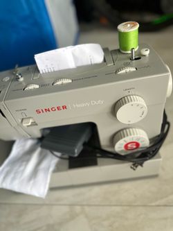 Singer heavy duty sewing machine